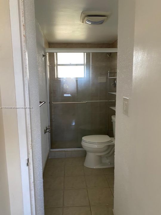 For Rent: $2,000 (2 beds, 1 baths, 858 Square Feet)