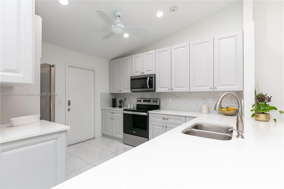 For Sale: $505,900 (2 beds, 2 baths, 1524 Square Feet)