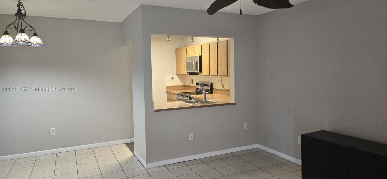 For Rent: $2,400 (2 beds, 2 baths, 747 Square Feet)