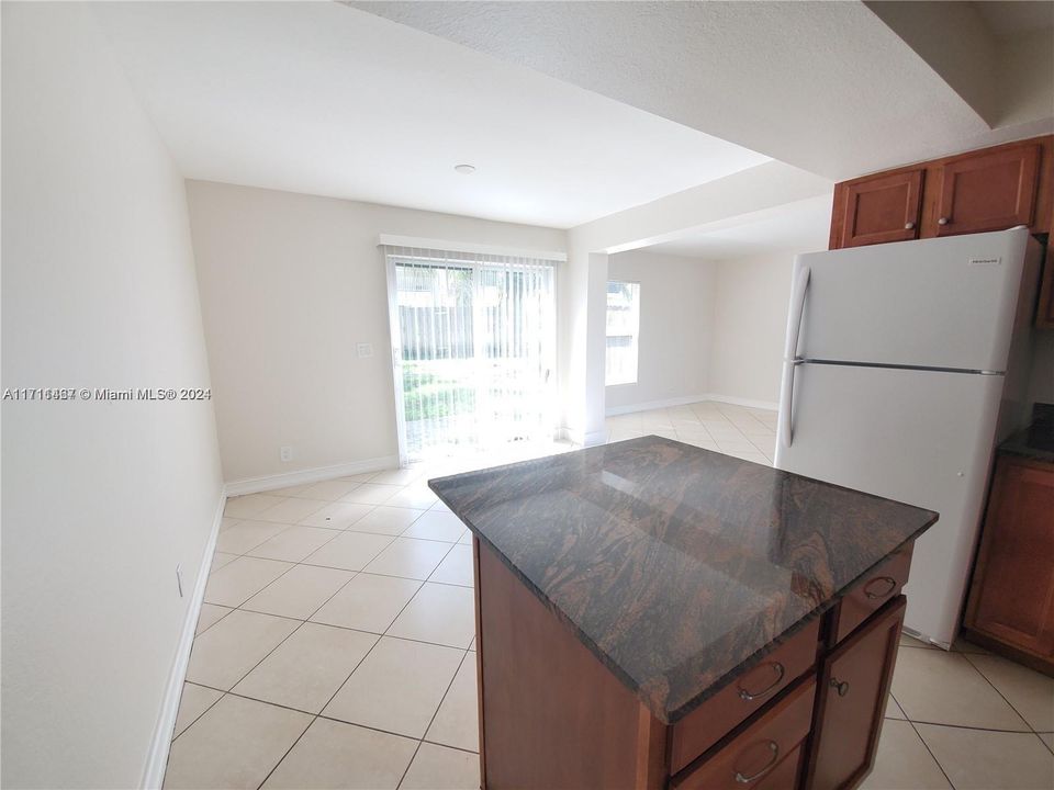 For Rent: $2,200 (2 beds, 1 baths, 1248 Square Feet)