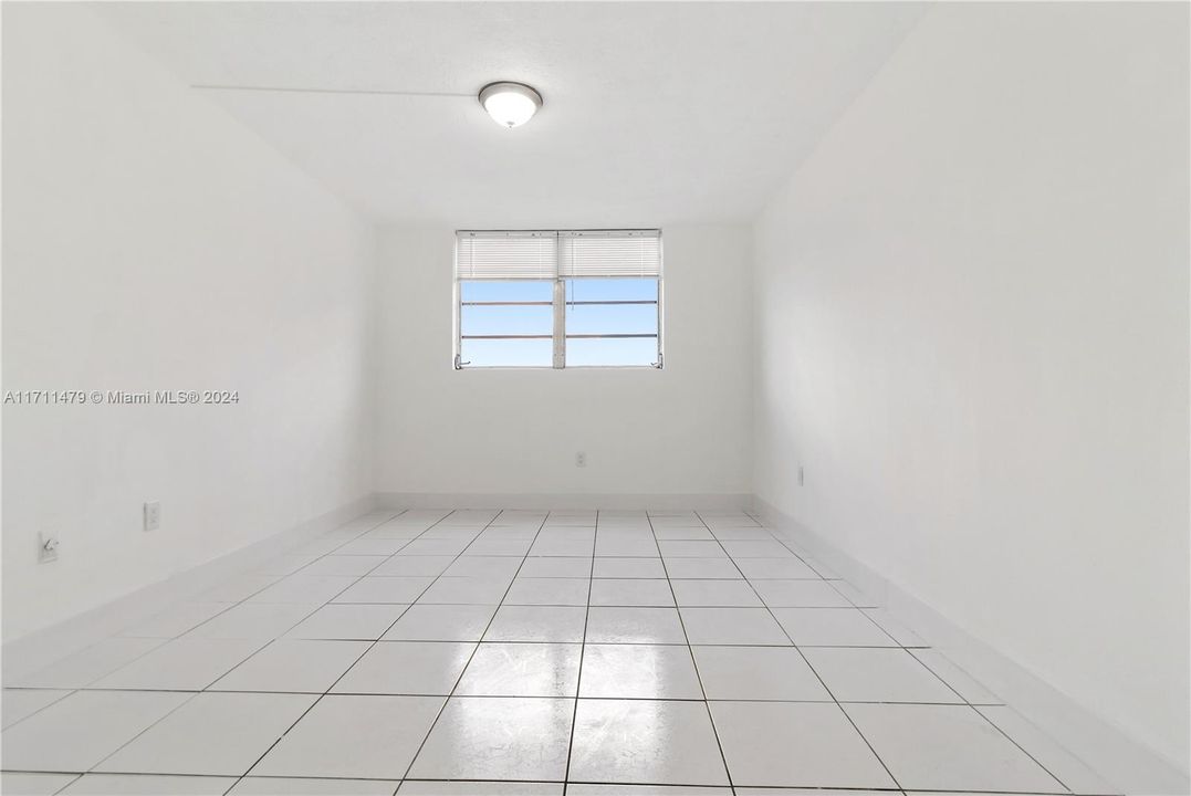 For Rent: $2,300 (2 beds, 2 baths, 1091 Square Feet)