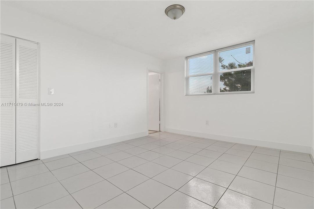 For Rent: $2,300 (2 beds, 2 baths, 1091 Square Feet)