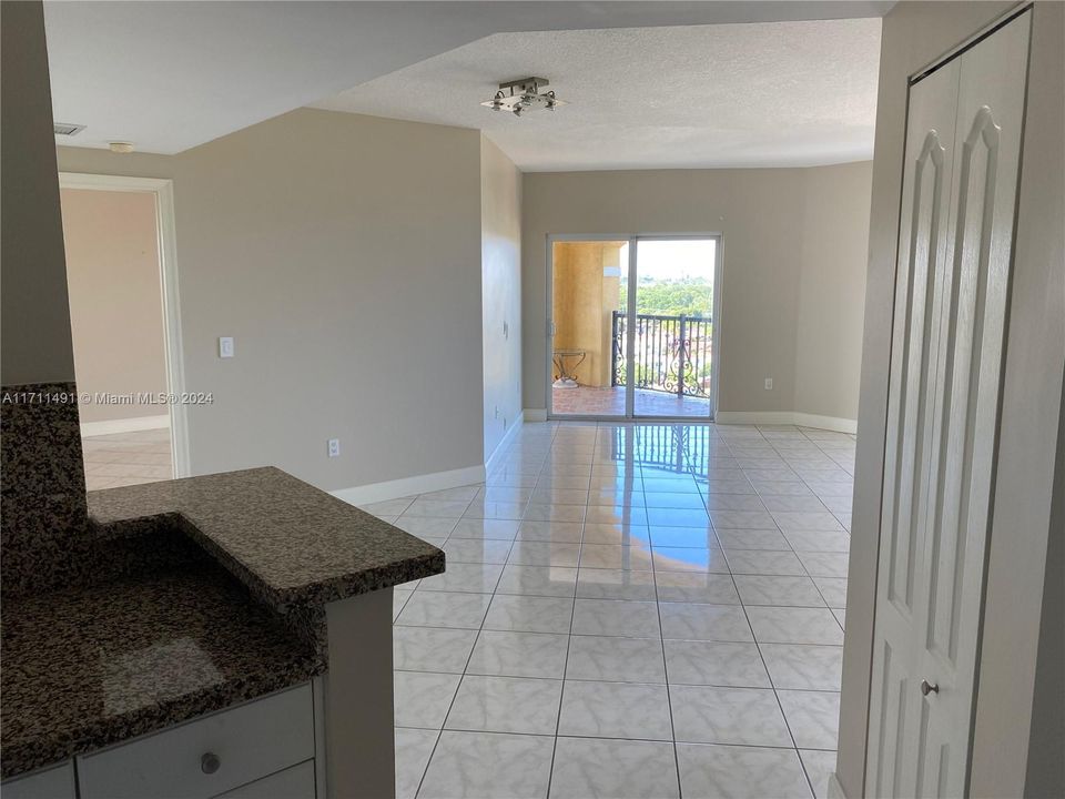 For Rent: $3,200 (2 beds, 2 baths, 1030 Square Feet)