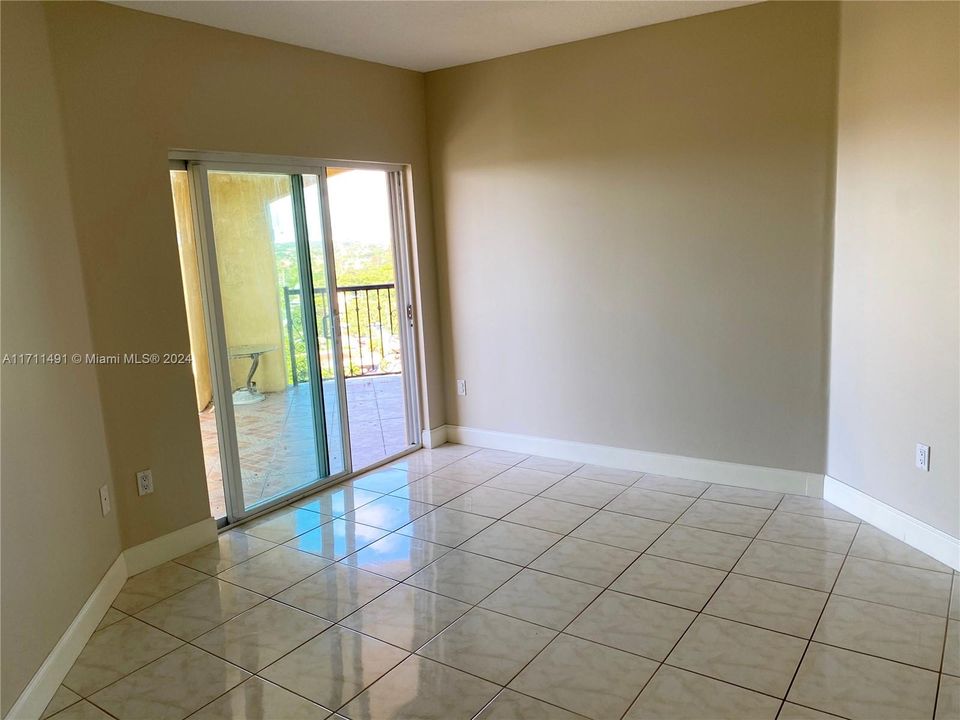 For Rent: $3,200 (2 beds, 2 baths, 1030 Square Feet)