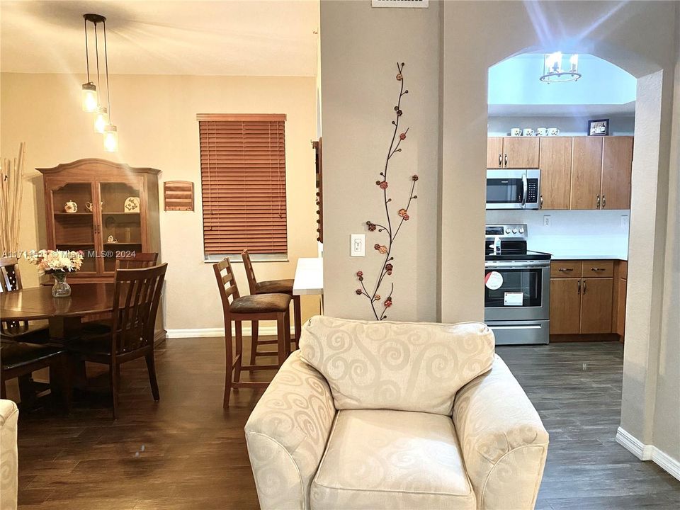 For Rent: $3,100 (3 beds, 2 baths, 1260 Square Feet)