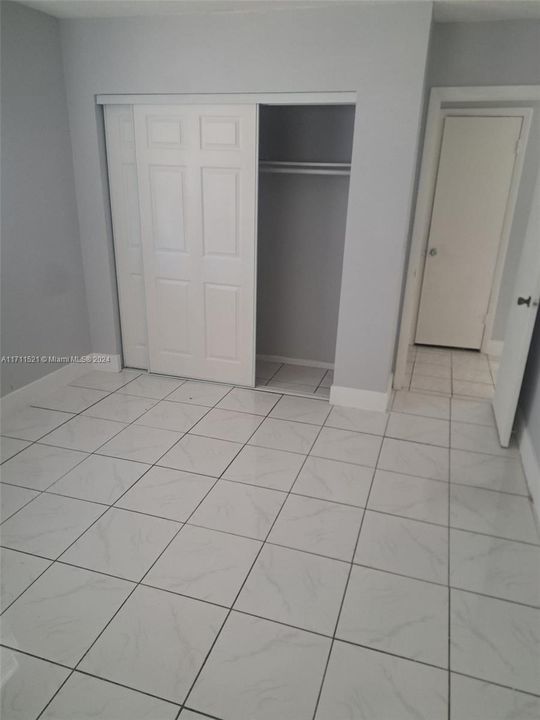 For Rent: $2,200 (2 beds, 1 baths, 920 Square Feet)