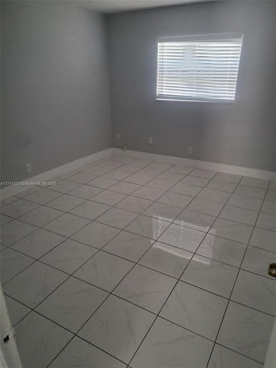 For Rent: $2,200 (2 beds, 1 baths, 920 Square Feet)