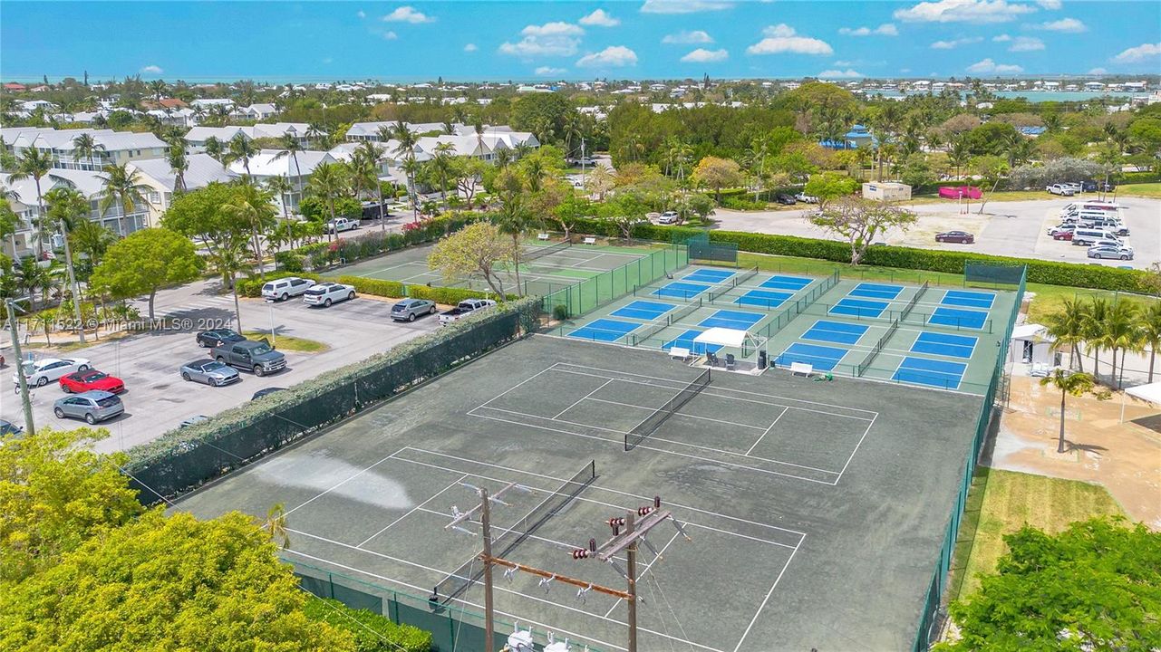 Tennis & Pickleball Court