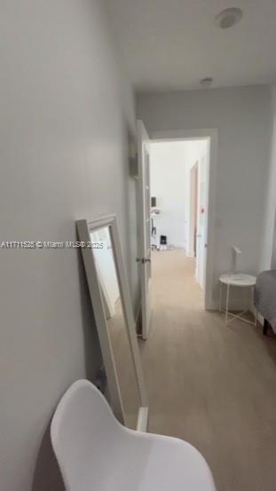 Secondary bedroom (twin bed or twin bunk bed)