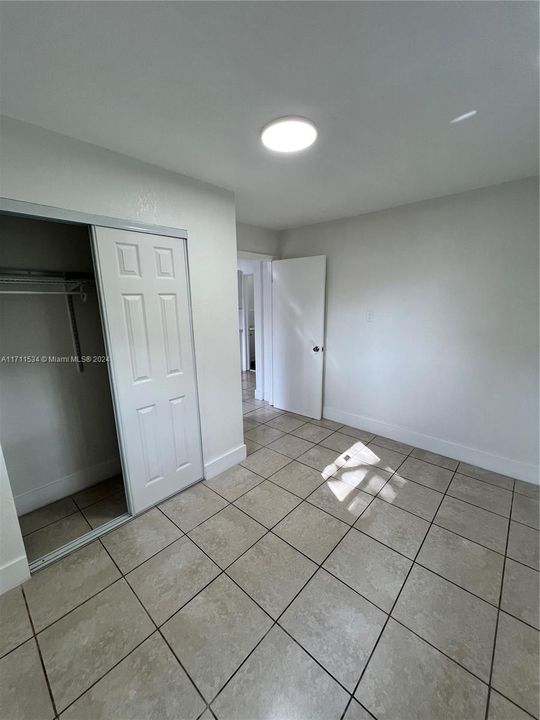 For Rent: $1,900 (2 beds, 1 baths, 1072 Square Feet)