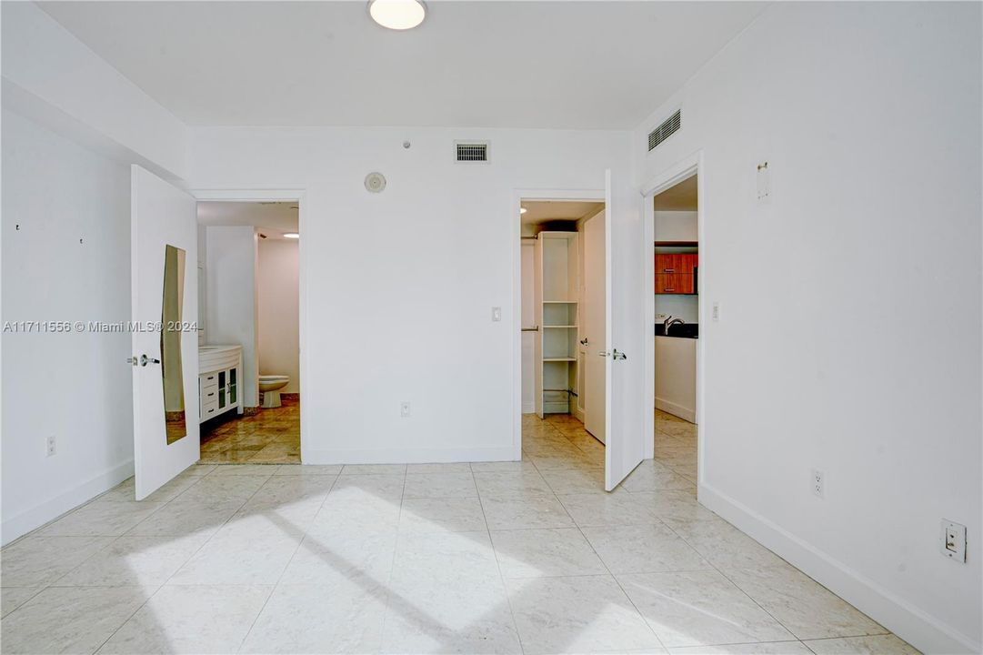 For Rent: $3,600 (2 beds, 2 baths, 1048 Square Feet)