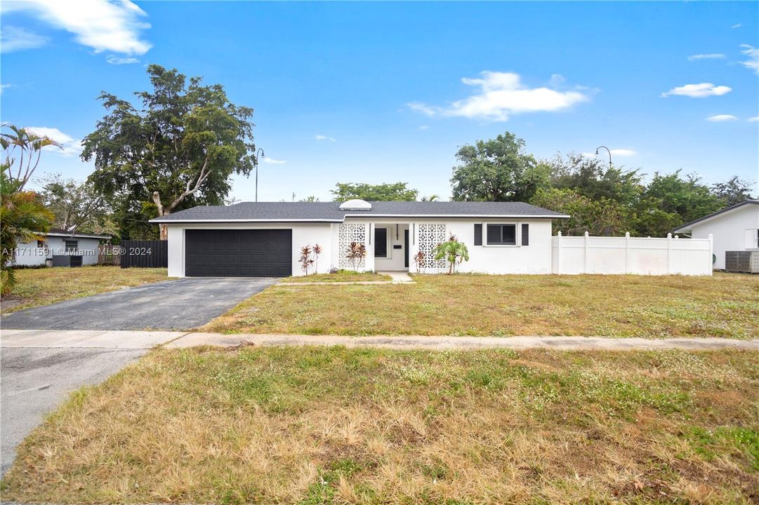 For Sale: $669,995 (4 beds, 2 baths, 1767 Square Feet)