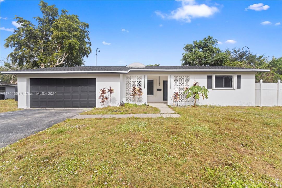 For Sale: $669,995 (4 beds, 2 baths, 1767 Square Feet)