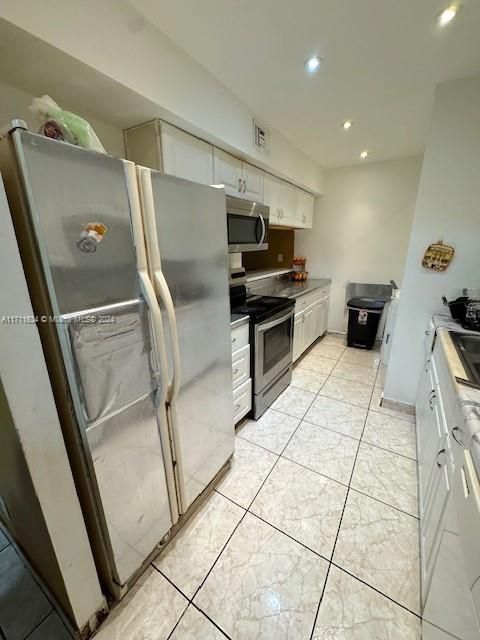 For Sale: $130,000 (2 beds, 2 baths, 1150 Square Feet)