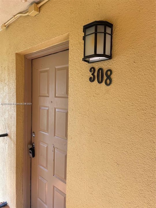 For Rent: $1,775 (2 beds, 2 baths, 840 Square Feet)