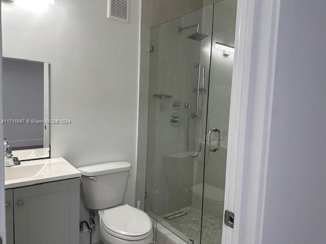 For Rent: $1,550 (1 beds, 1 baths, 3628 Square Feet)