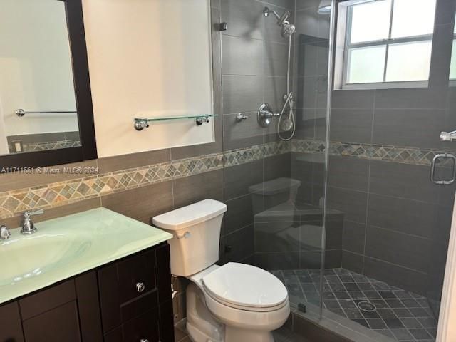 For Rent: $4,000 (3 beds, 2 baths, 1617 Square Feet)