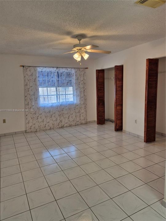 For Rent: $2,550 (2 beds, 2 baths, 960 Square Feet)