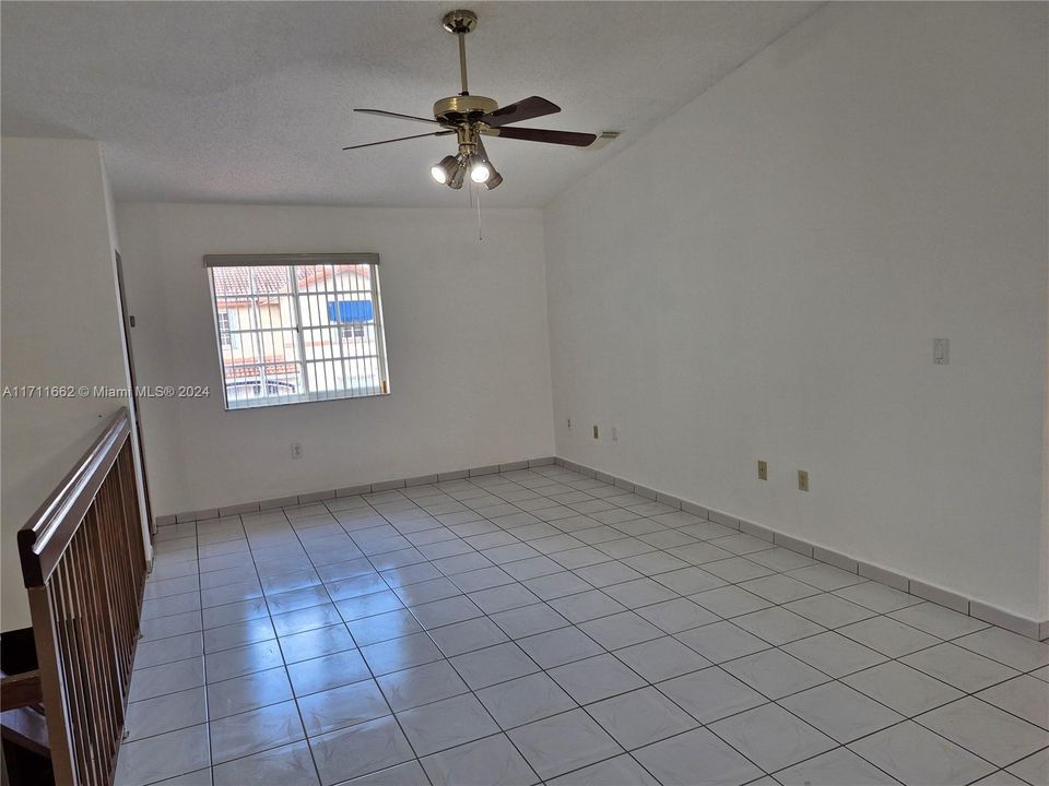 For Rent: $2,550 (2 beds, 2 baths, 960 Square Feet)