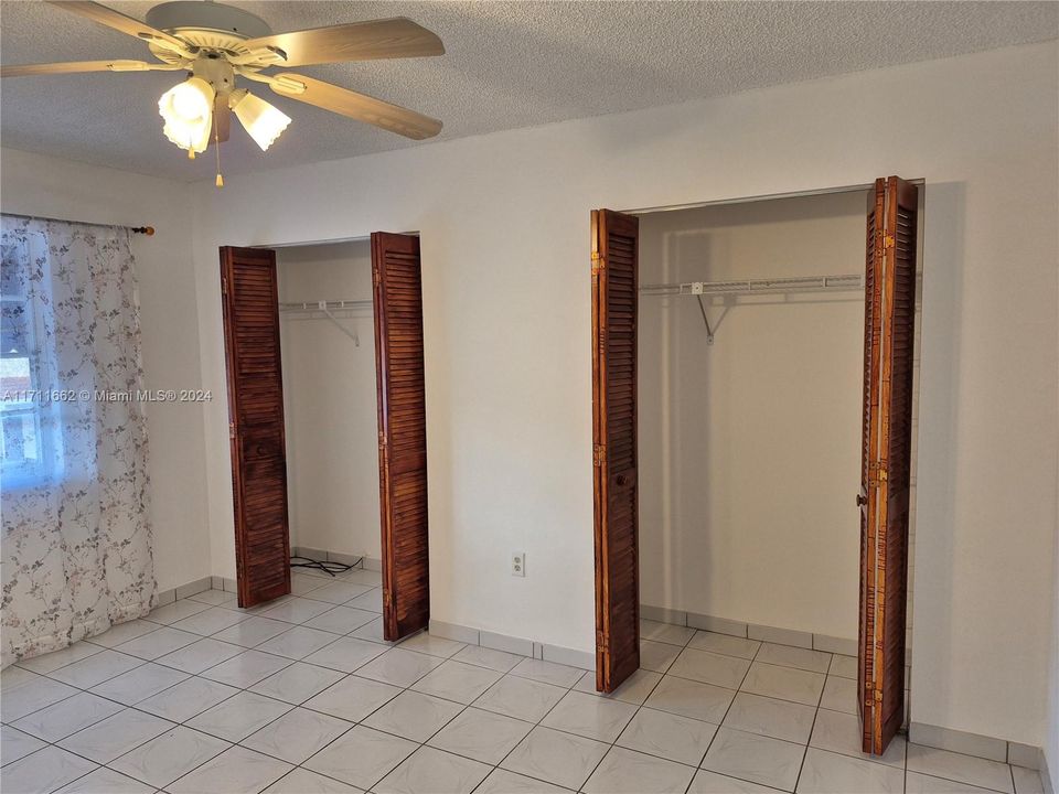 For Rent: $2,550 (2 beds, 2 baths, 960 Square Feet)