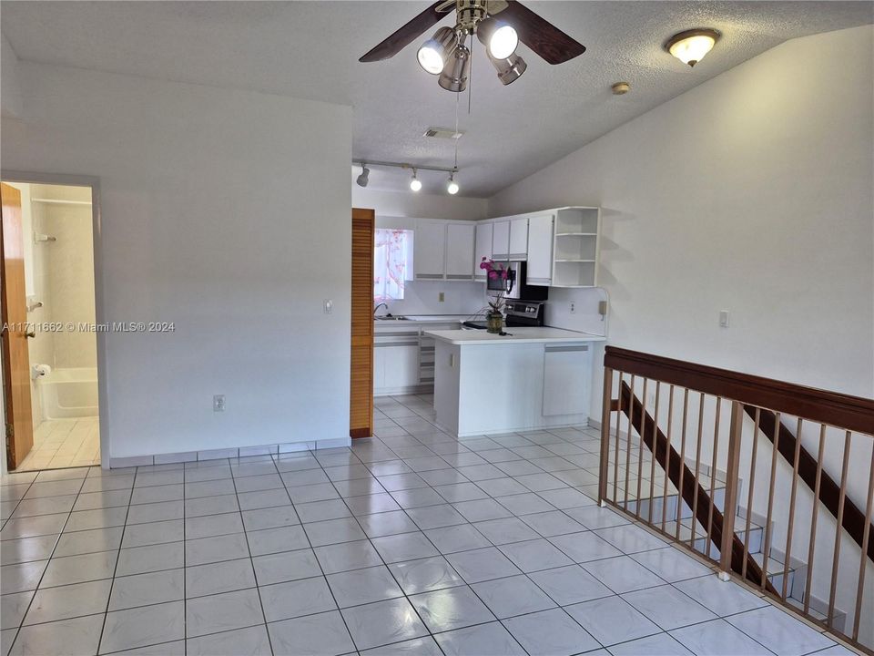 For Rent: $2,550 (2 beds, 2 baths, 960 Square Feet)