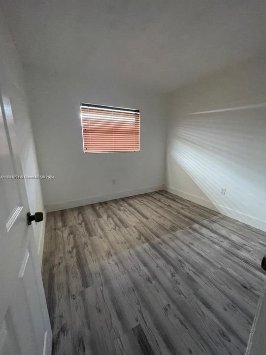 For Rent: $2,400 (3 beds, 2 baths, 847 Square Feet)