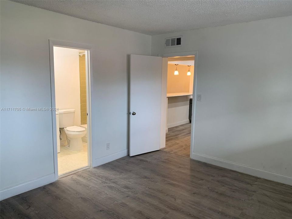 For Rent: $1,600 (1 beds, 1 baths, 750 Square Feet)