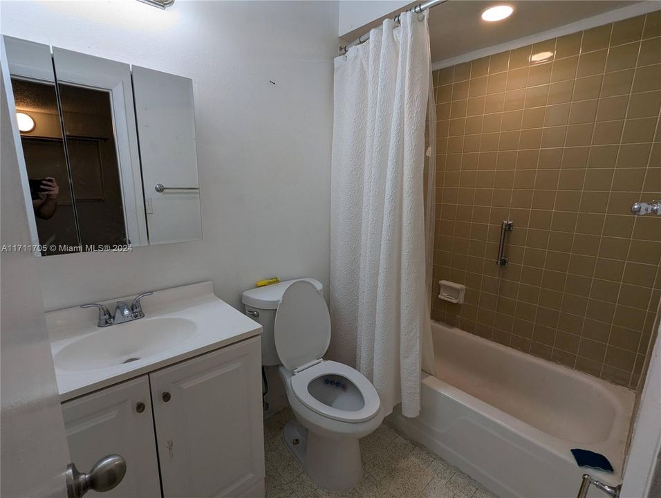 For Rent: $1,600 (1 beds, 1 baths, 750 Square Feet)