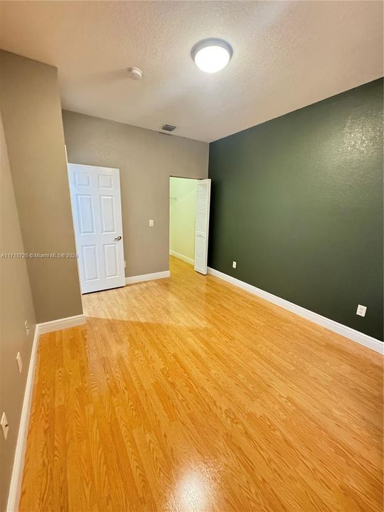 For Rent: $3,500 (3 beds, 2 baths, 1700 Square Feet)