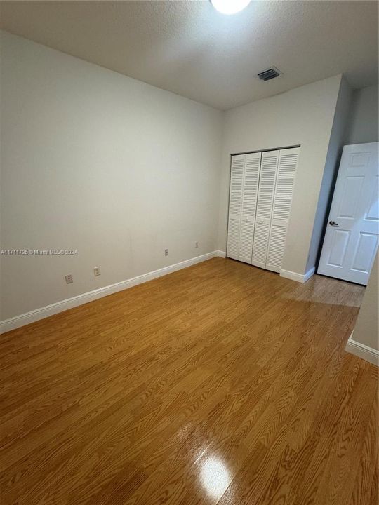 For Rent: $3,500 (3 beds, 2 baths, 1700 Square Feet)