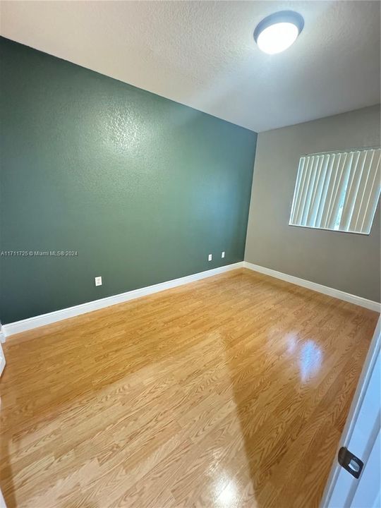 For Rent: $3,500 (3 beds, 2 baths, 1700 Square Feet)