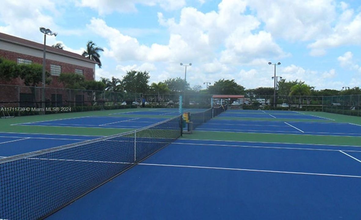 Tennis & Pickleball