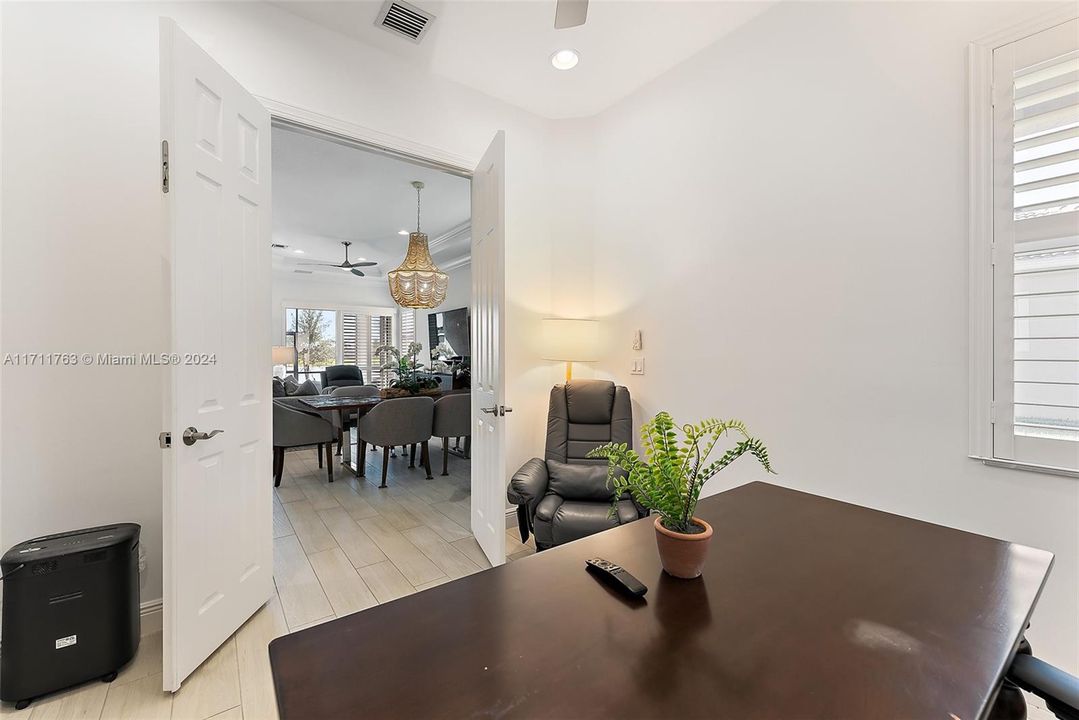 For Sale: $427,000 (2 beds, 2 baths, 1515 Square Feet)