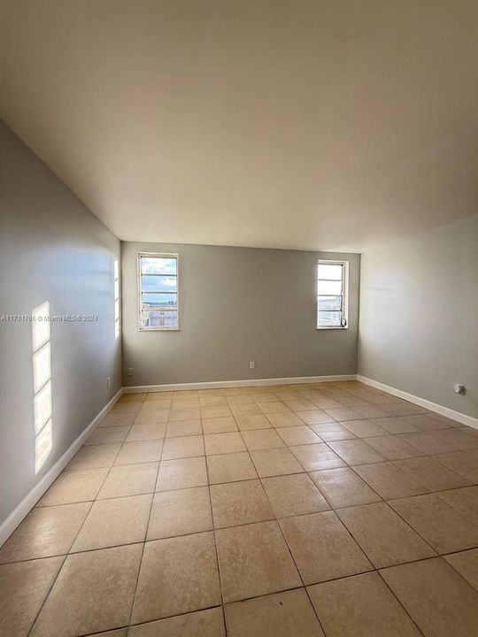 For Rent: $2,200 (2 beds, 2 baths, 1255 Square Feet)