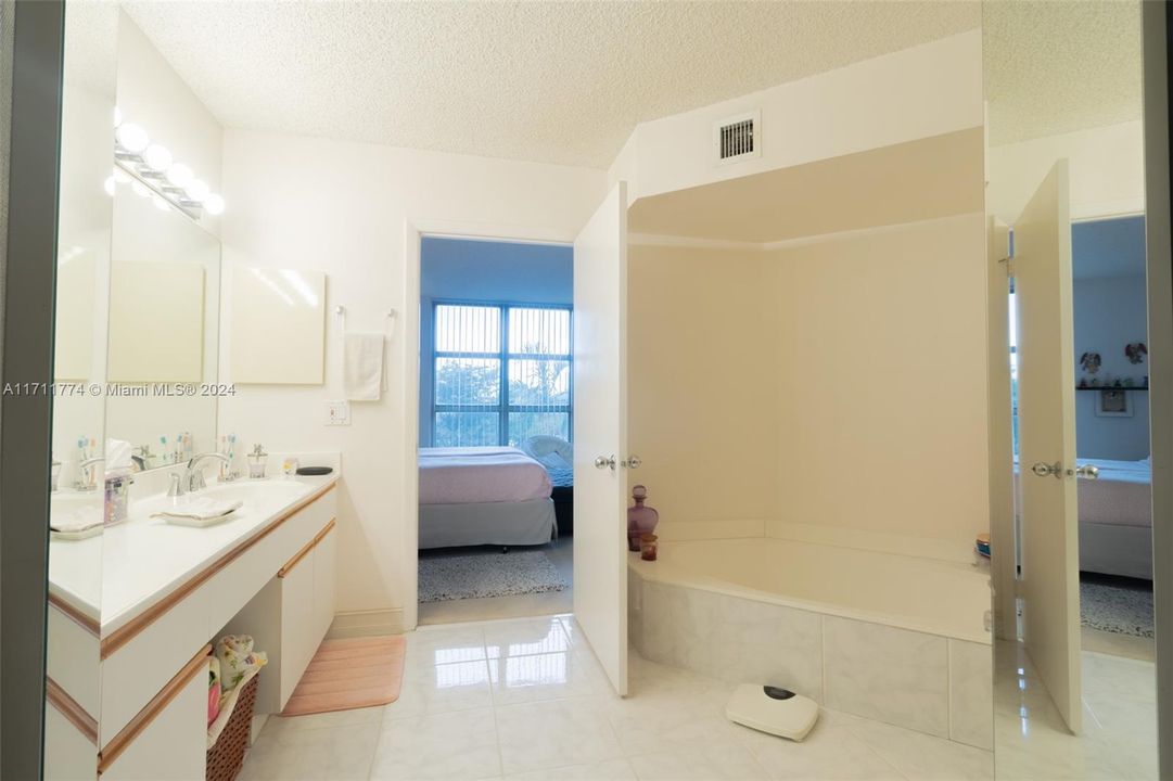 For Rent: $3,400 (2 beds, 2 baths, 1361 Square Feet)