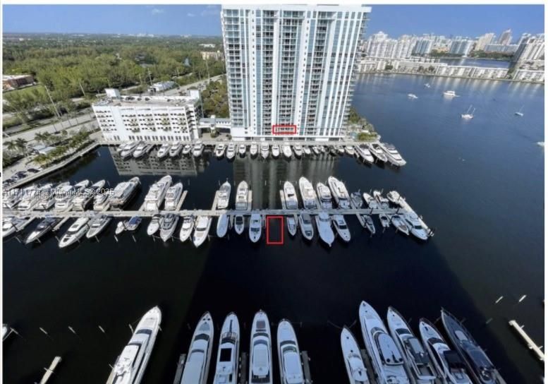 The highlight is the option to purchase the apartment with a private floating dock slip.The boat slip (#51)is not included in the asking price. Please contact the listing agent for the combined price.