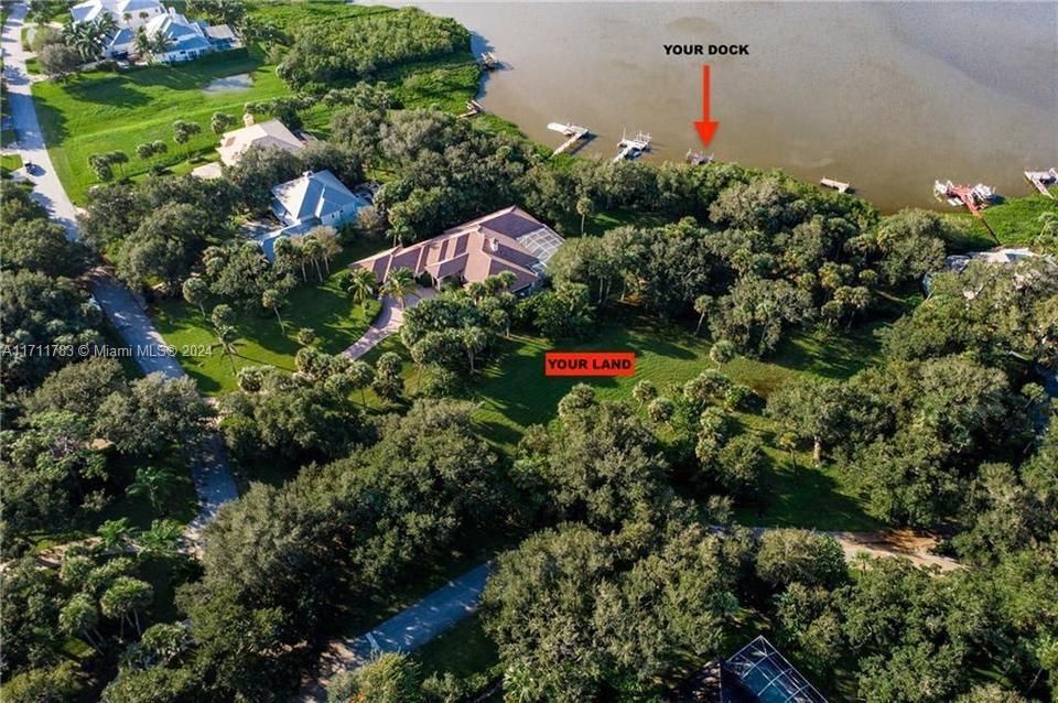 На продажу: $995,000 (1.09 acres)