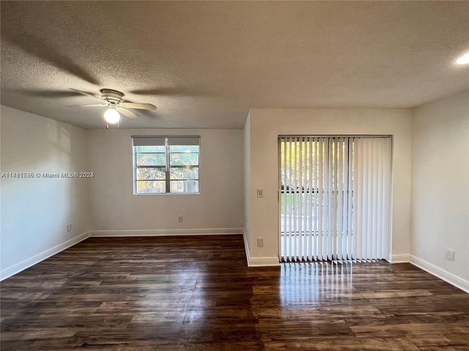 For Rent: $1,650 (1 beds, 1 baths, 785 Square Feet)