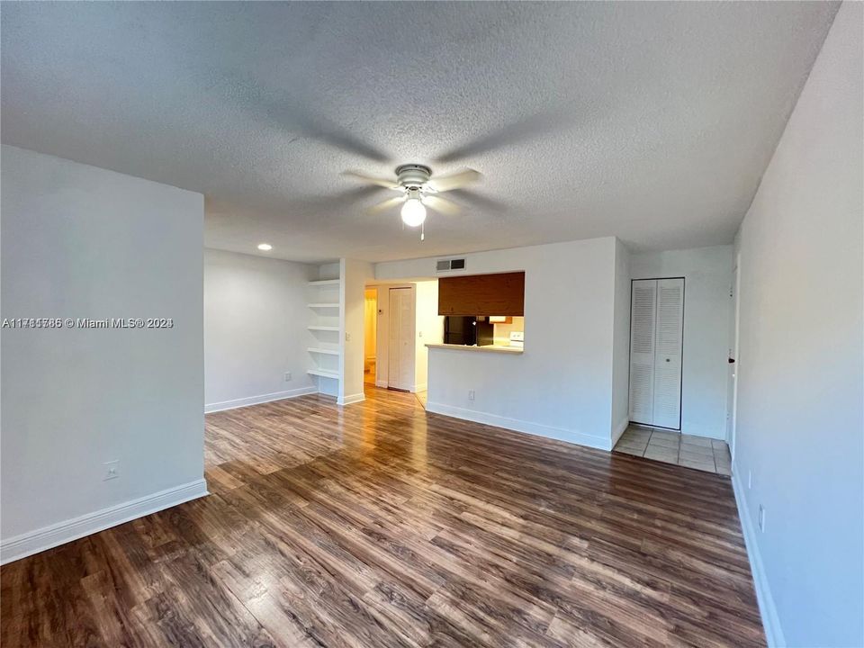 For Rent: $1,650 (1 beds, 1 baths, 785 Square Feet)