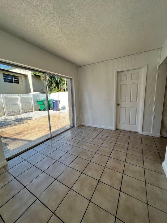 For Rent: $3,050 (3 beds, 2 baths, 1378 Square Feet)