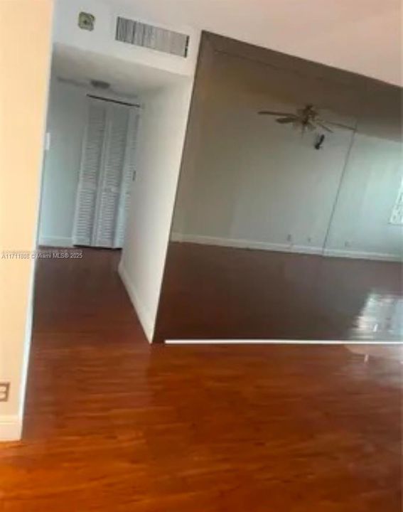 For Rent: $2,099 (2 beds, 2 baths, 1054 Square Feet)