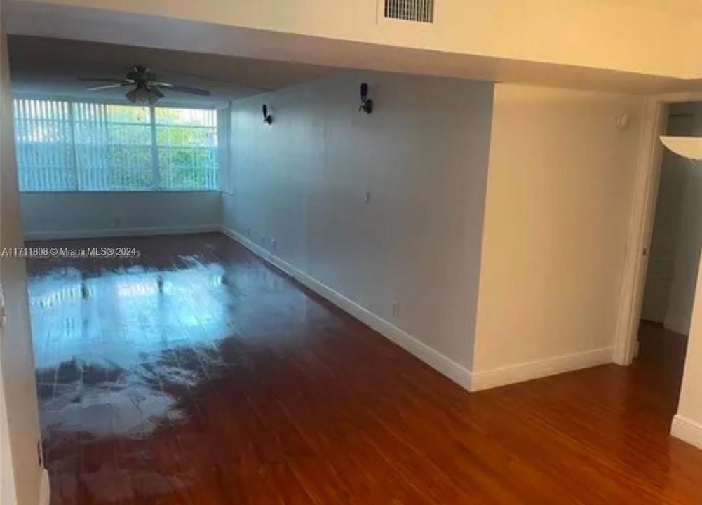 For Rent: $2,099 (2 beds, 2 baths, 1054 Square Feet)