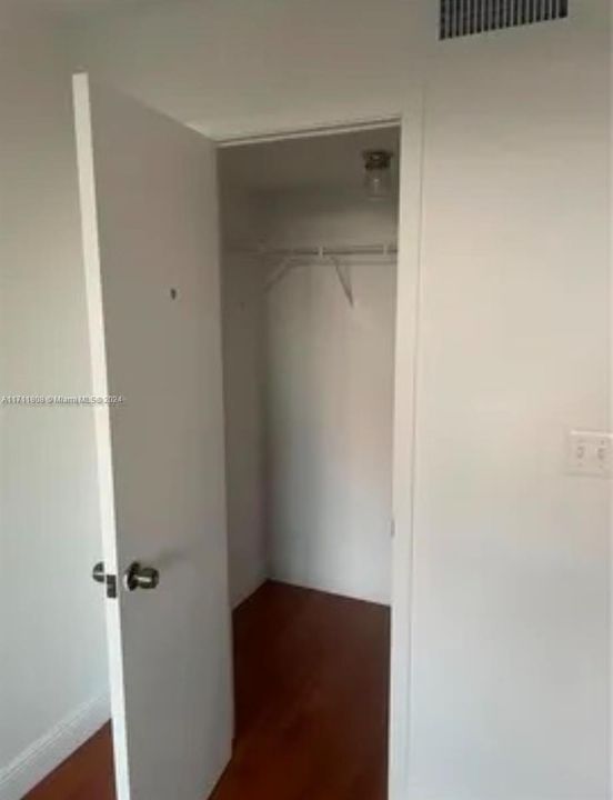 For Rent: $2,099 (2 beds, 2 baths, 1054 Square Feet)