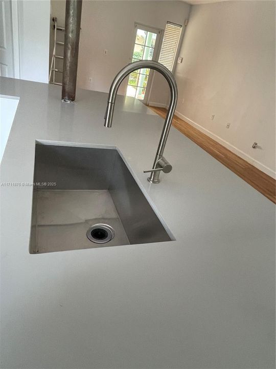 New square sink