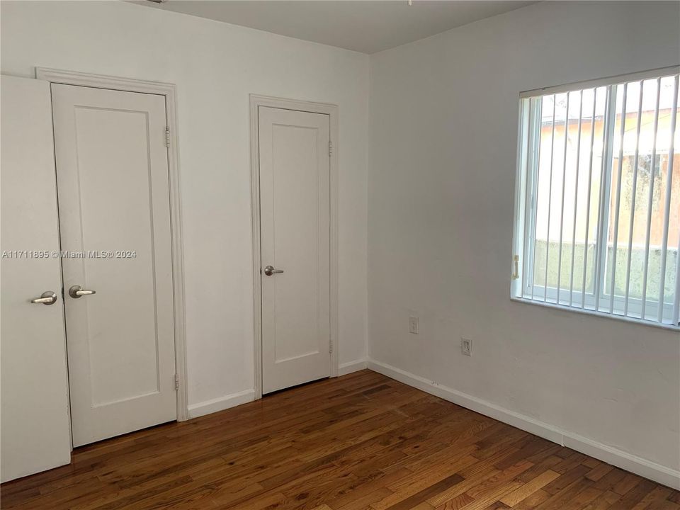 For Rent: $2,500 (2 beds, 1 baths, 1400 Square Feet)