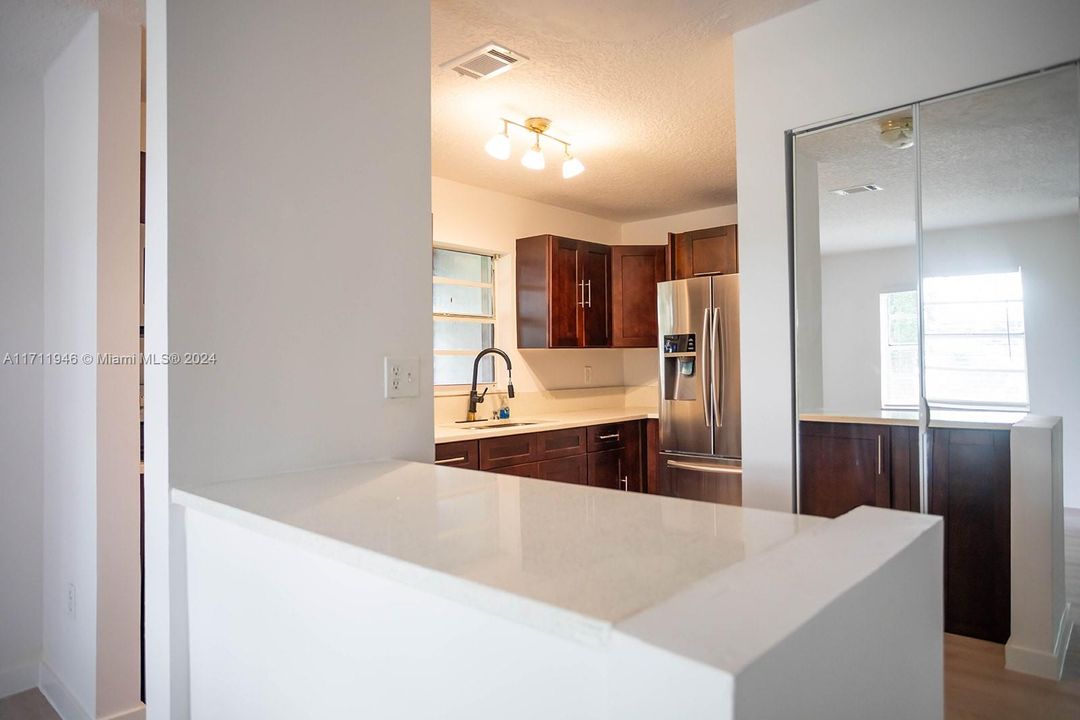 For Sale: $382,000 (2 beds, 2 baths, 1250 Square Feet)