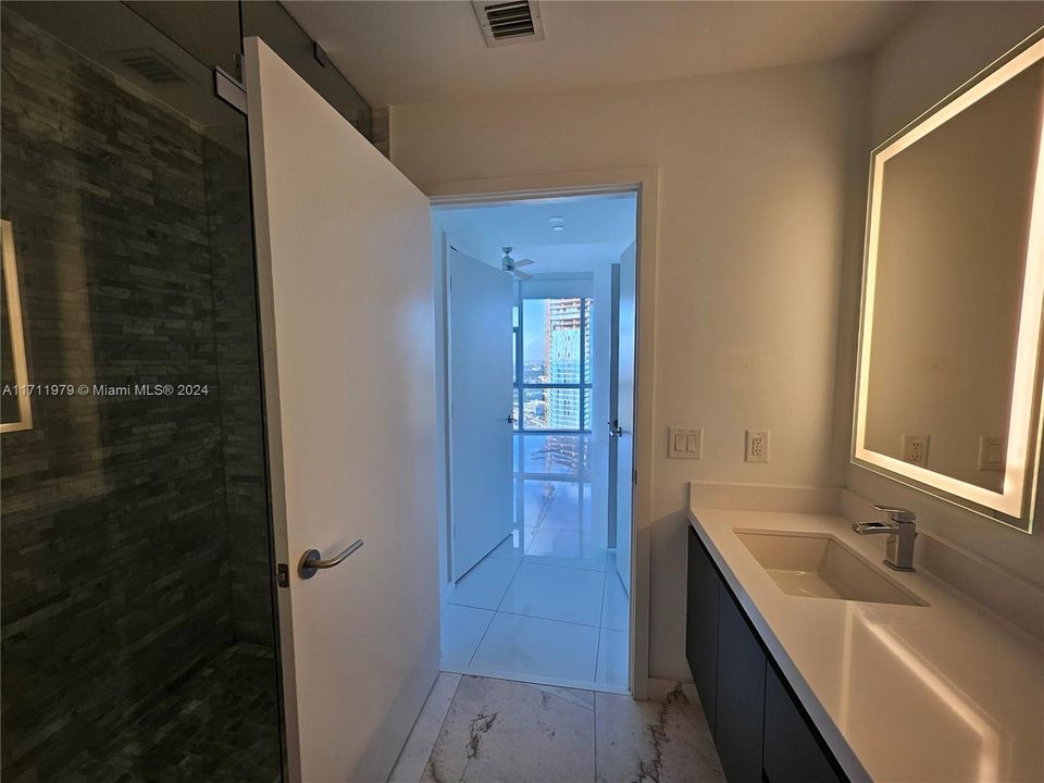 For Rent: $5,300 (1 beds, 2 baths, 1018 Square Feet)