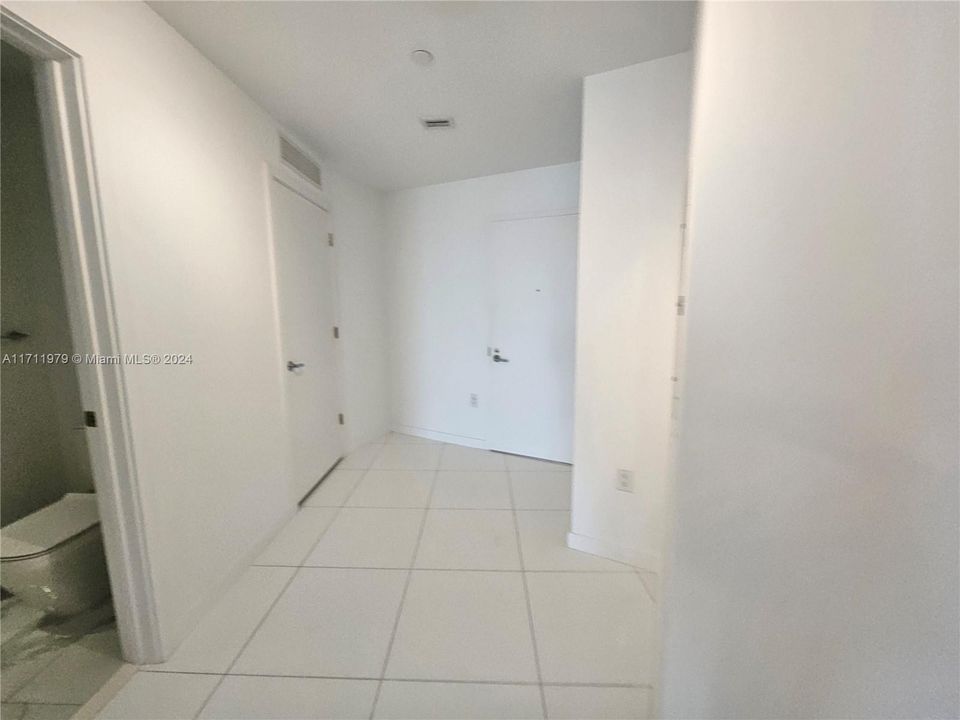 For Rent: $5,300 (1 beds, 2 baths, 1018 Square Feet)