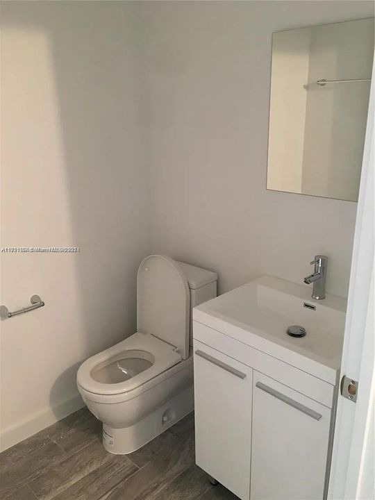 For Rent: $1,990 (1 beds, 1 baths, 422 Square Feet)