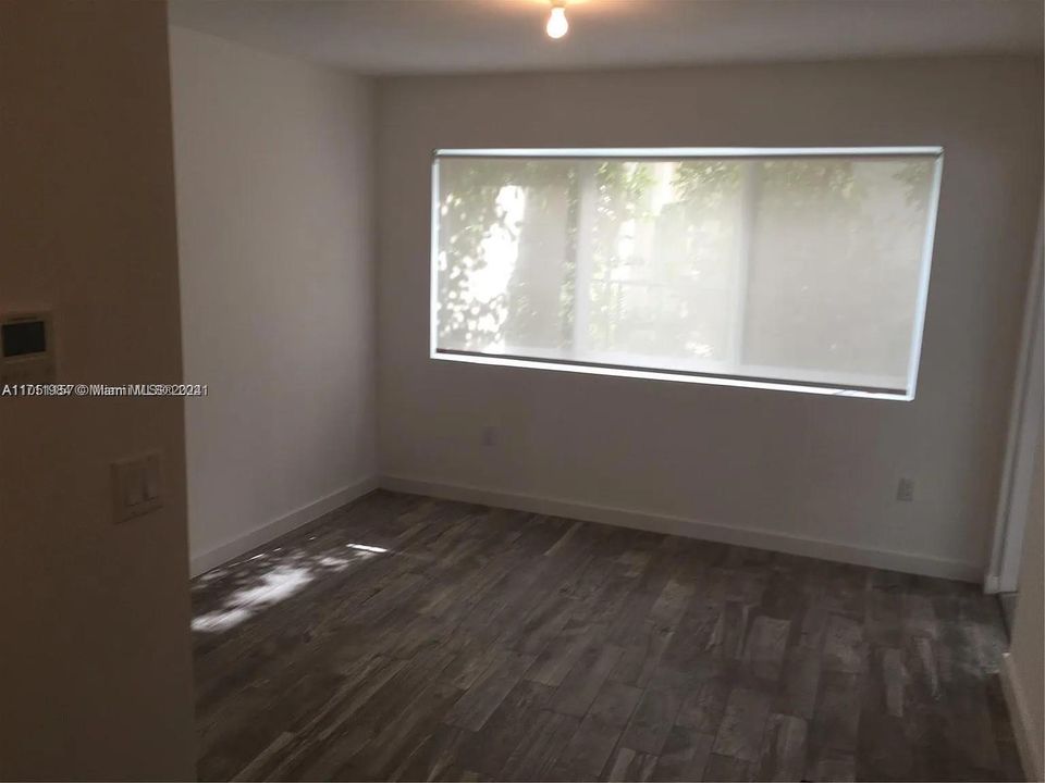 For Rent: $1,990 (1 beds, 1 baths, 422 Square Feet)